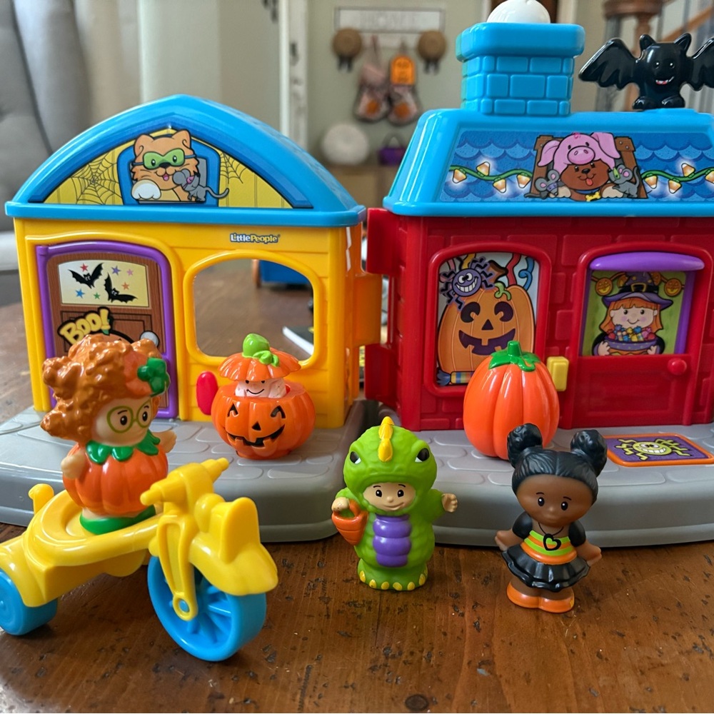 Vintage Trick or Treat Little People Set